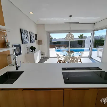 Tipuana 7 Villa *