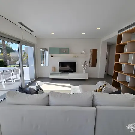 Tipuana 7 Villa *